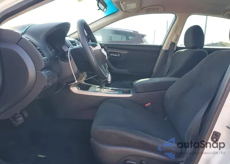 2015 Nissan Altima 2.5 из США, поврежденный, VIN 1N4AL3APXFC106901